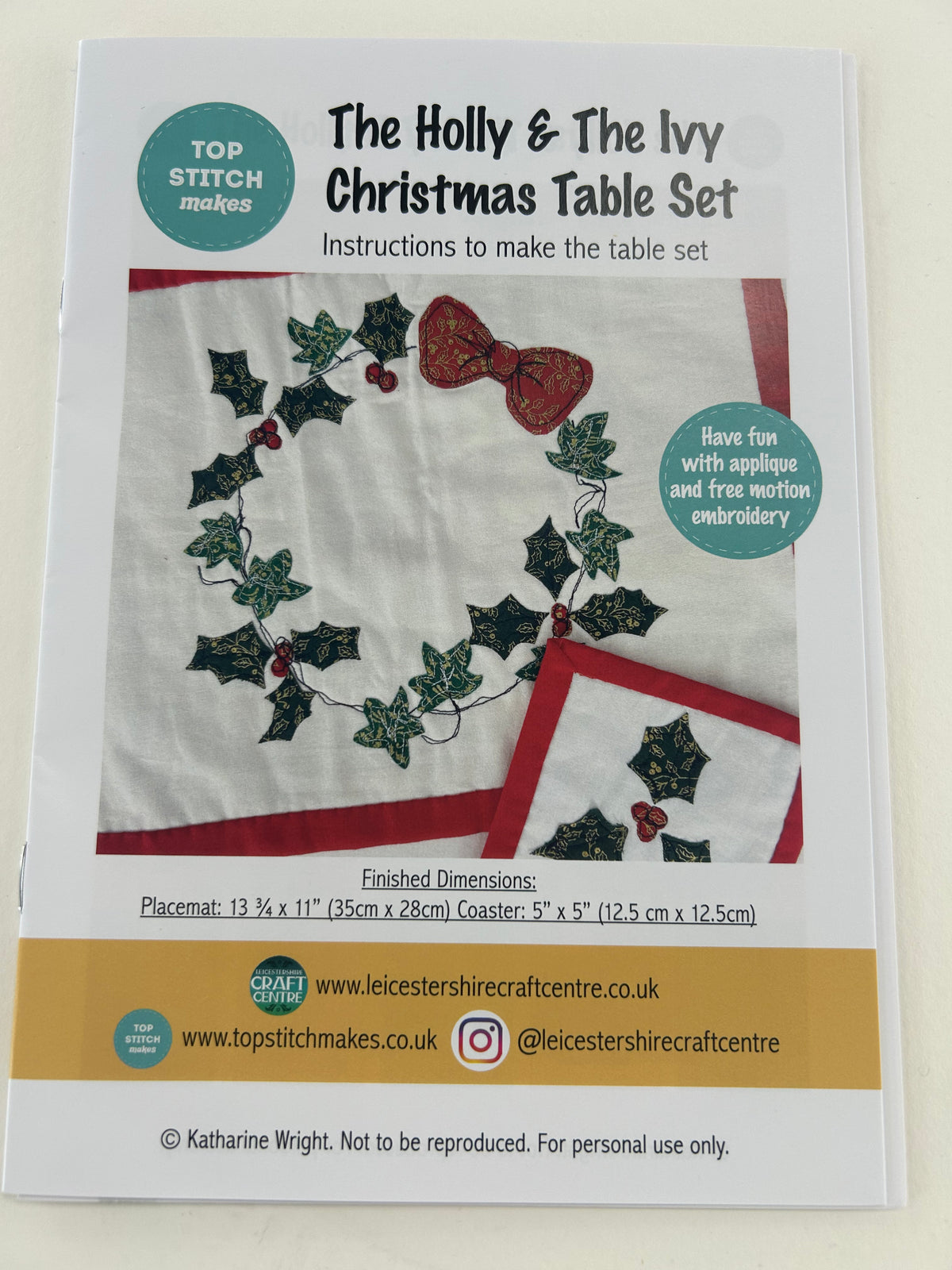 The Holly & The Ivy Christmas Table Set