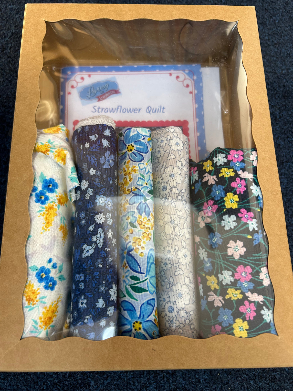 Living in Loveliness Strawflower Quilt Kit