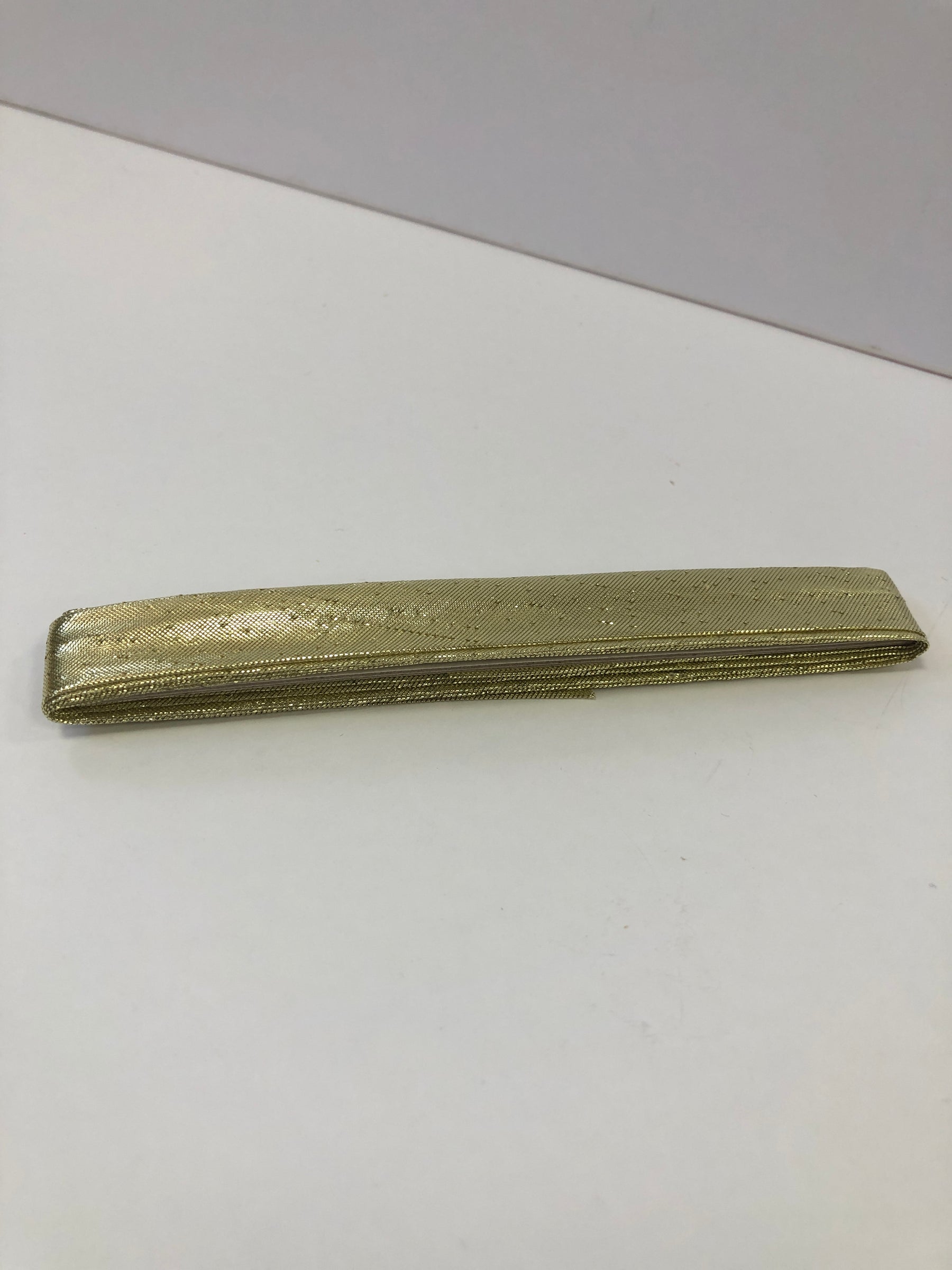Metallic binding