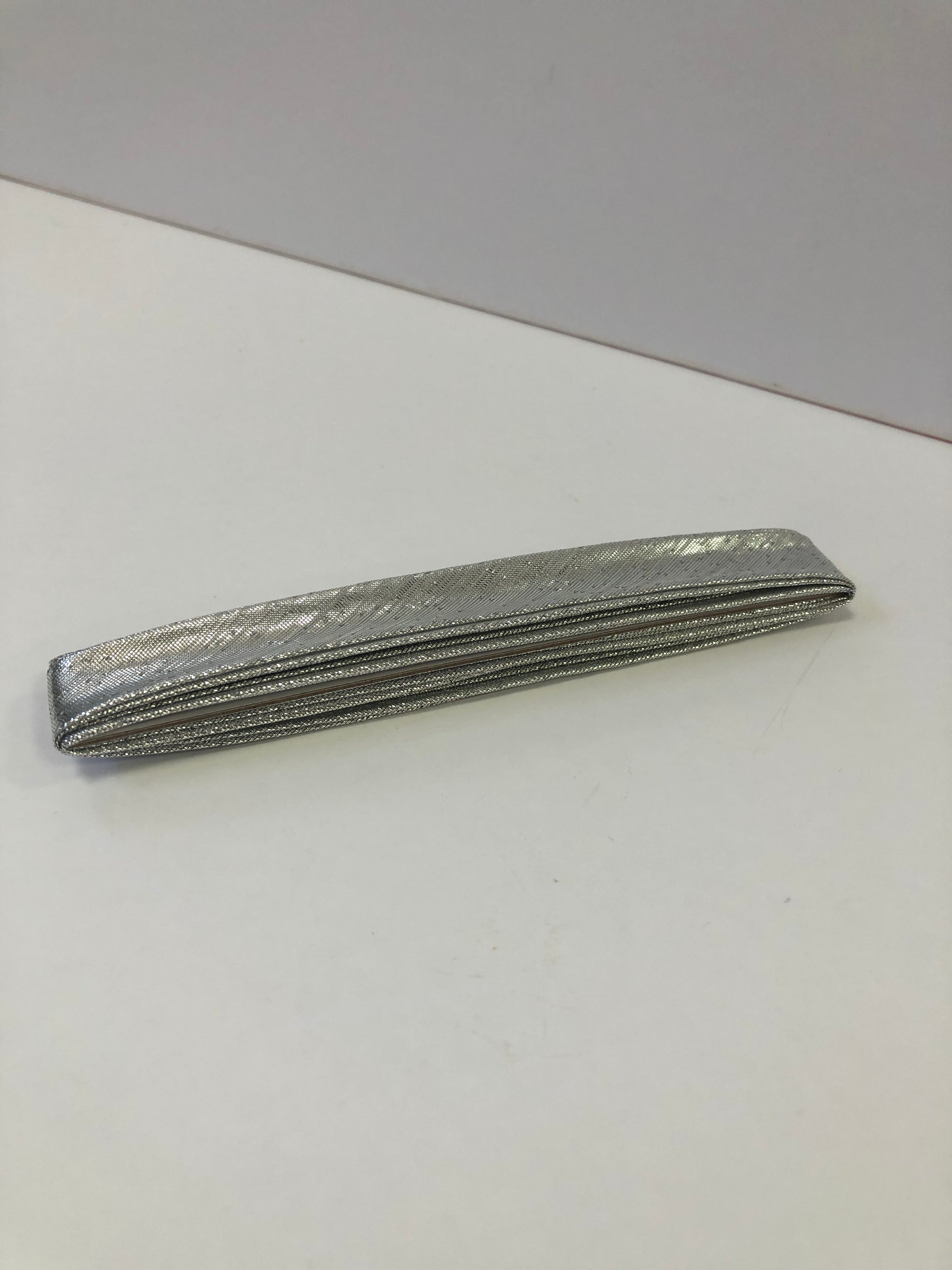 Metallic binding