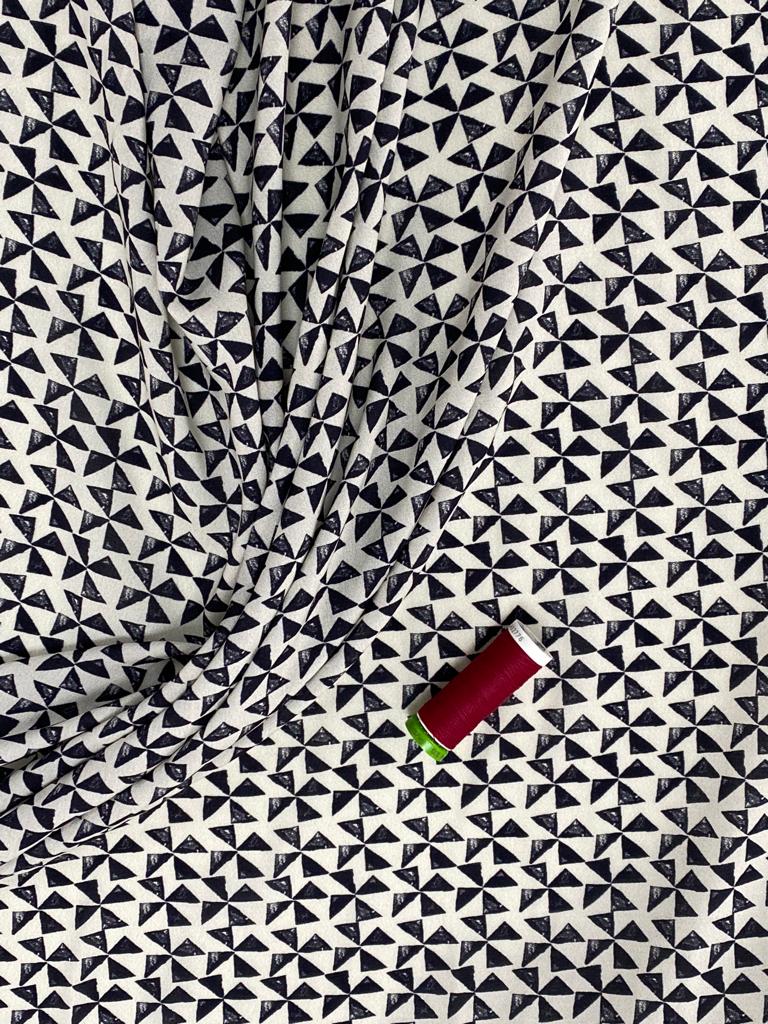 Black & White Little Fans Print in Viscose - Remnant