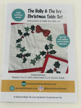 The Holly & The Ivy Christmas Table Set